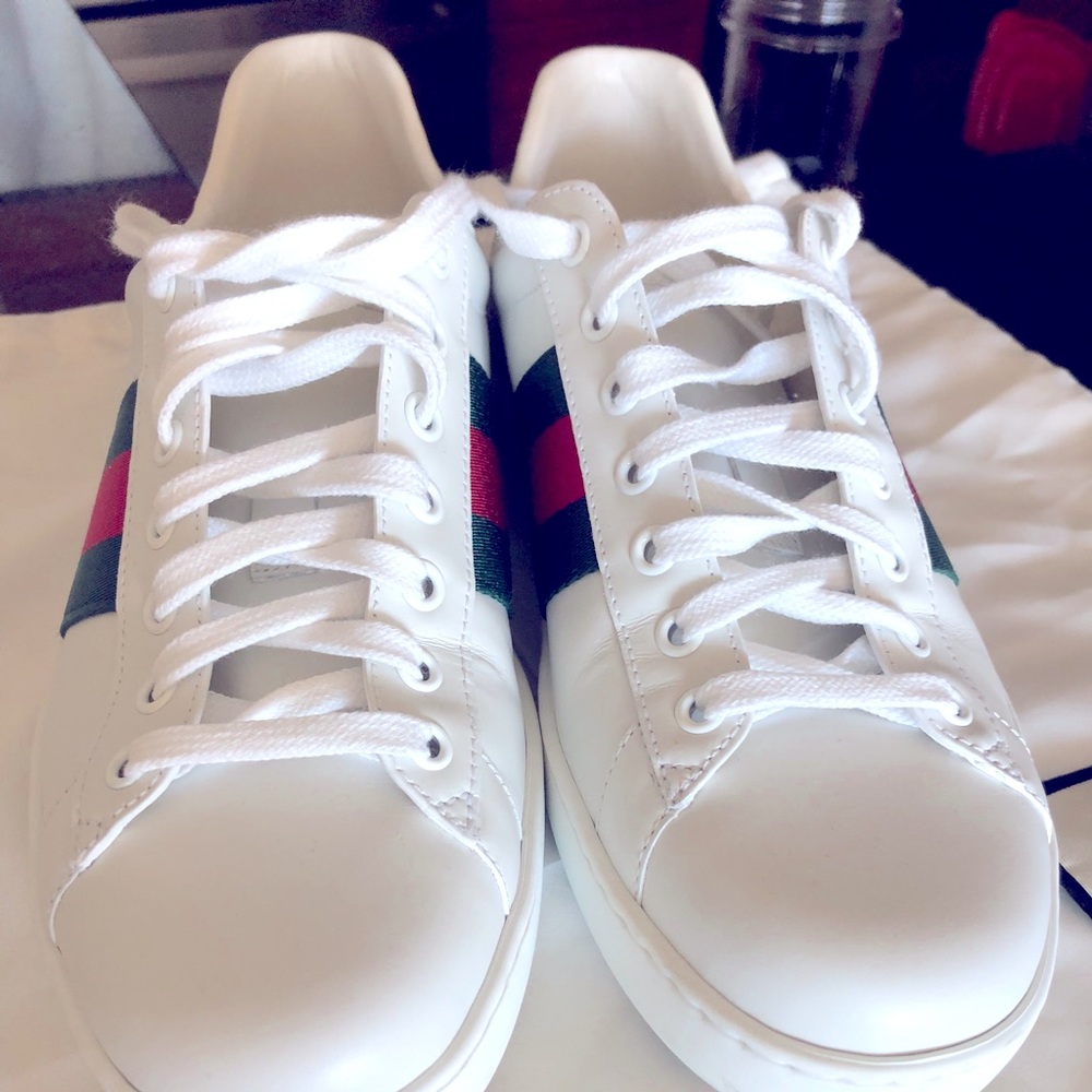 Selling men’s Gucci Ace sneakers for $300.00. I bought men’s 7. Worn 2x.